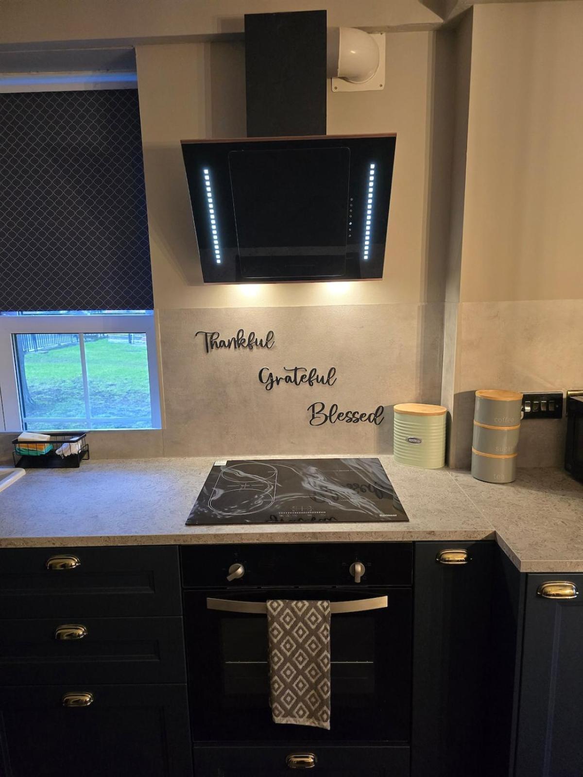 Apartament Contemporary & Spacious 1bd - Fireplace With Modern Comforts Londra